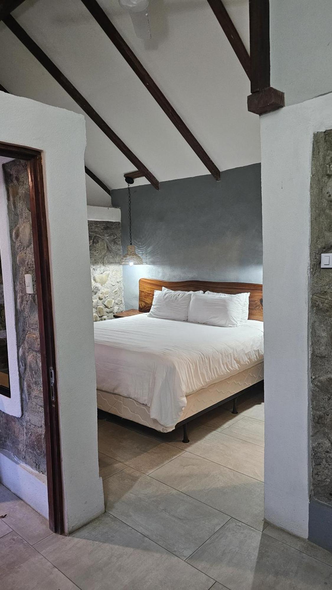 Karahe Beach Hotel Manuel Antonio Esterno foto