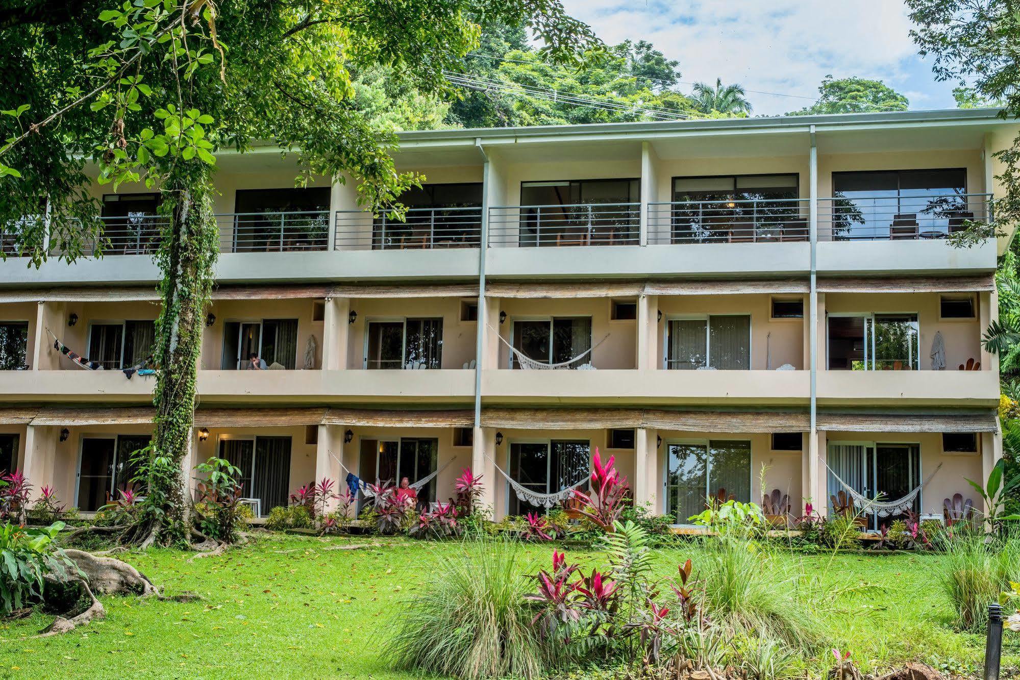 Karahe Beach Hotel Manuel Antonio Esterno foto
