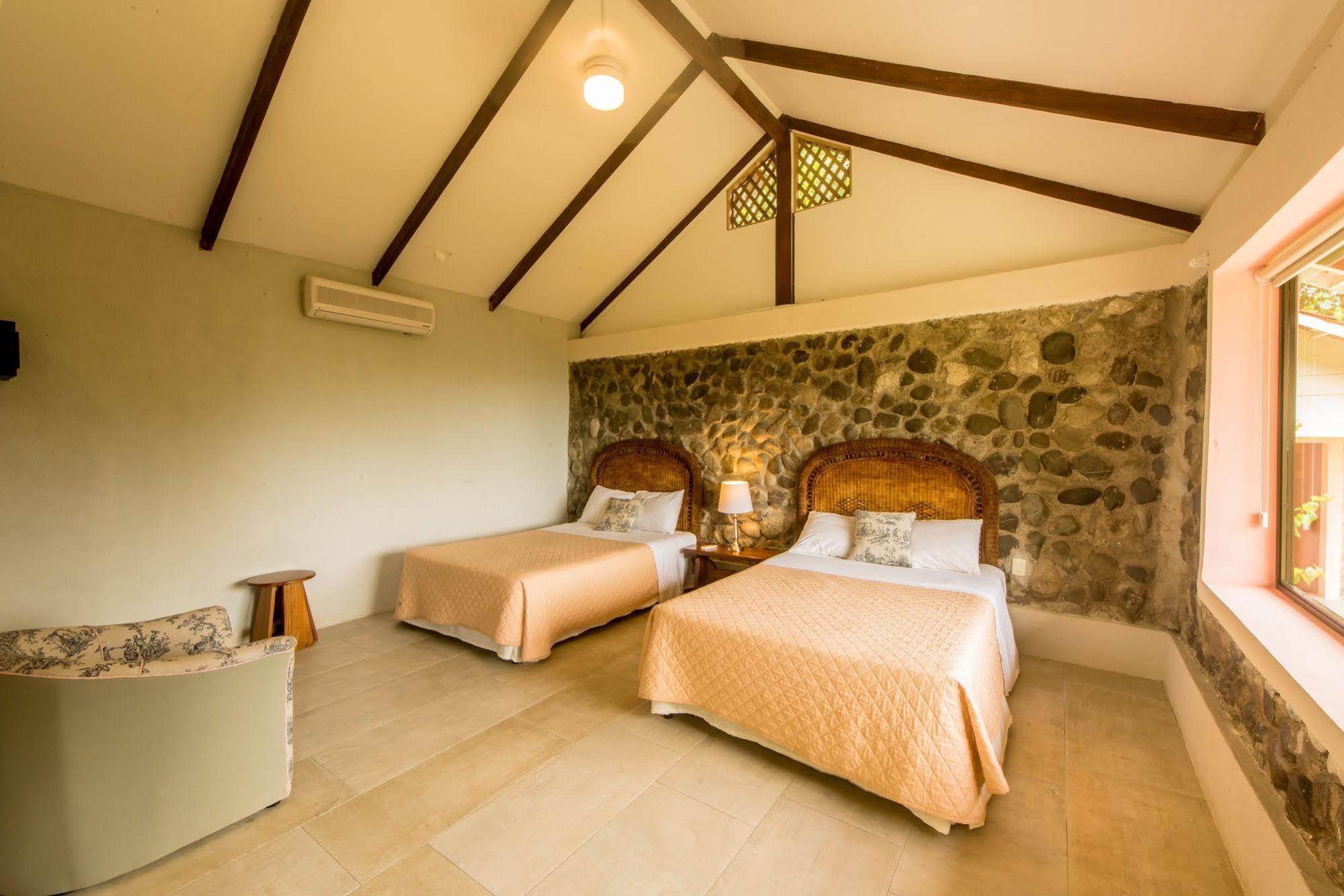 Karahe Beach Hotel Manuel Antonio Esterno foto