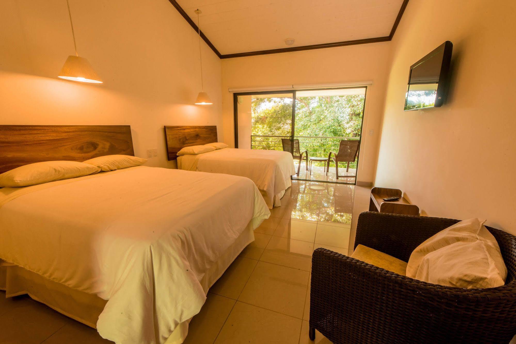 Karahe Beach Hotel Manuel Antonio Esterno foto