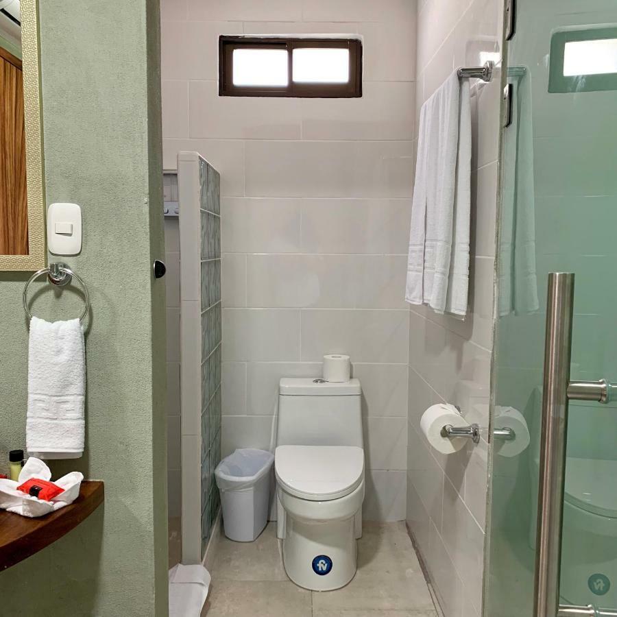 Karahe Beach Hotel Manuel Antonio Esterno foto